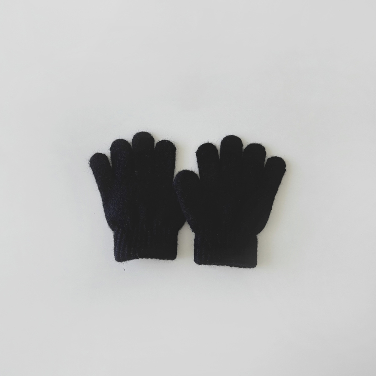Children's gloves Winter solid finger warm ins five-finger baby gloves for boys and girls_voghion.com