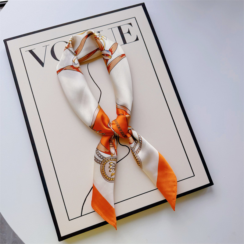 Primavera y verano nueva bufandas de impresión de letras de satén 70 × 70 bufandas de seda pequeñas bufandas cuadradas de alta calidad bufandas de estilo francés