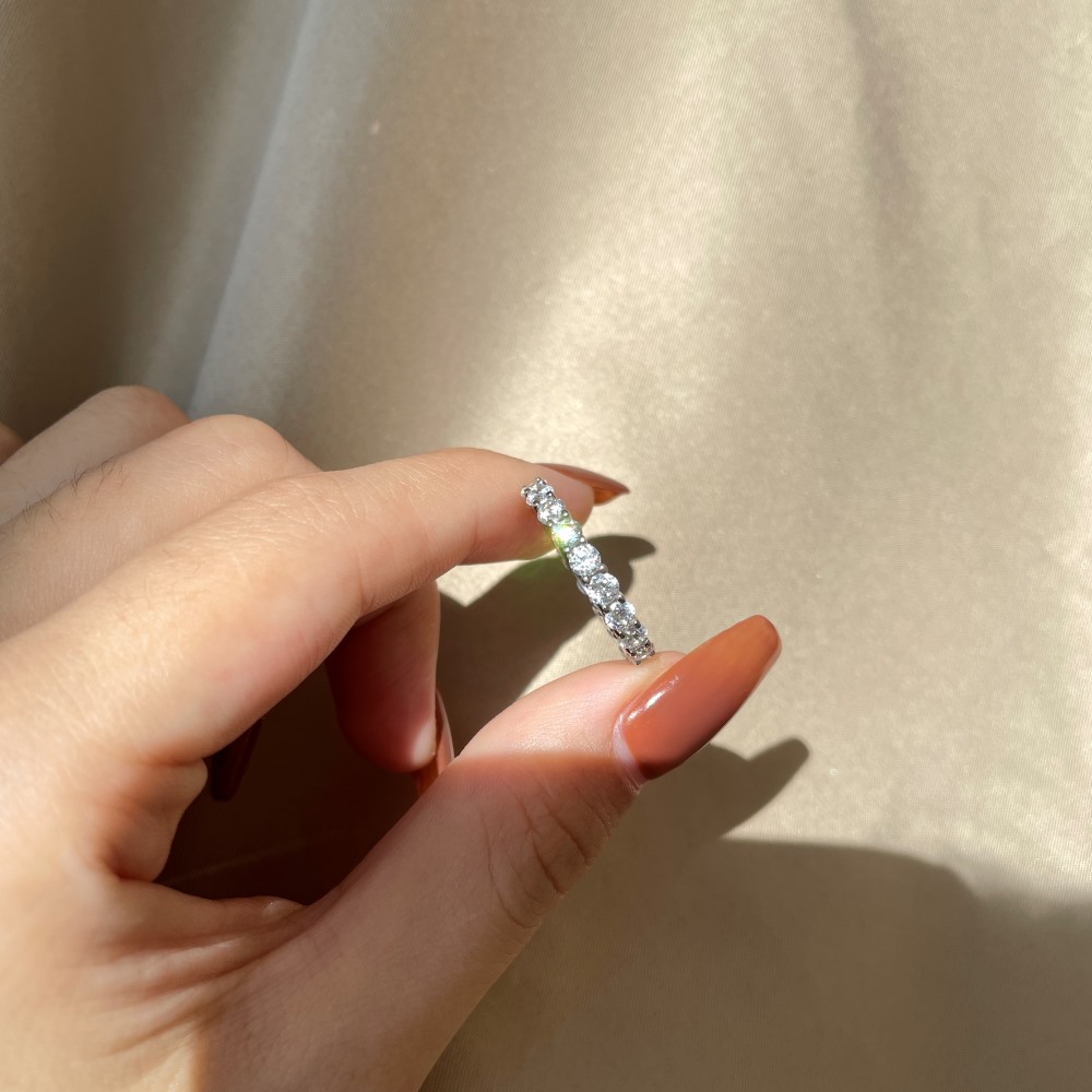 S sterling for kvinner med en følelse av nisjedesign, lett luksus, direktesending av sølvring med 5A zirkon og full diamant_voghion.com
