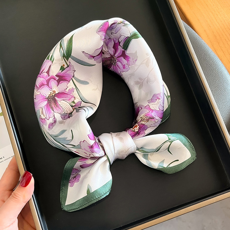 Guofeng Magnolia Silk 100% Morera Impresión de seda Bufanda pequeña Bufanda delgada de cuello de primavera y otoño para mujer Bufanda de seda del día de la madre