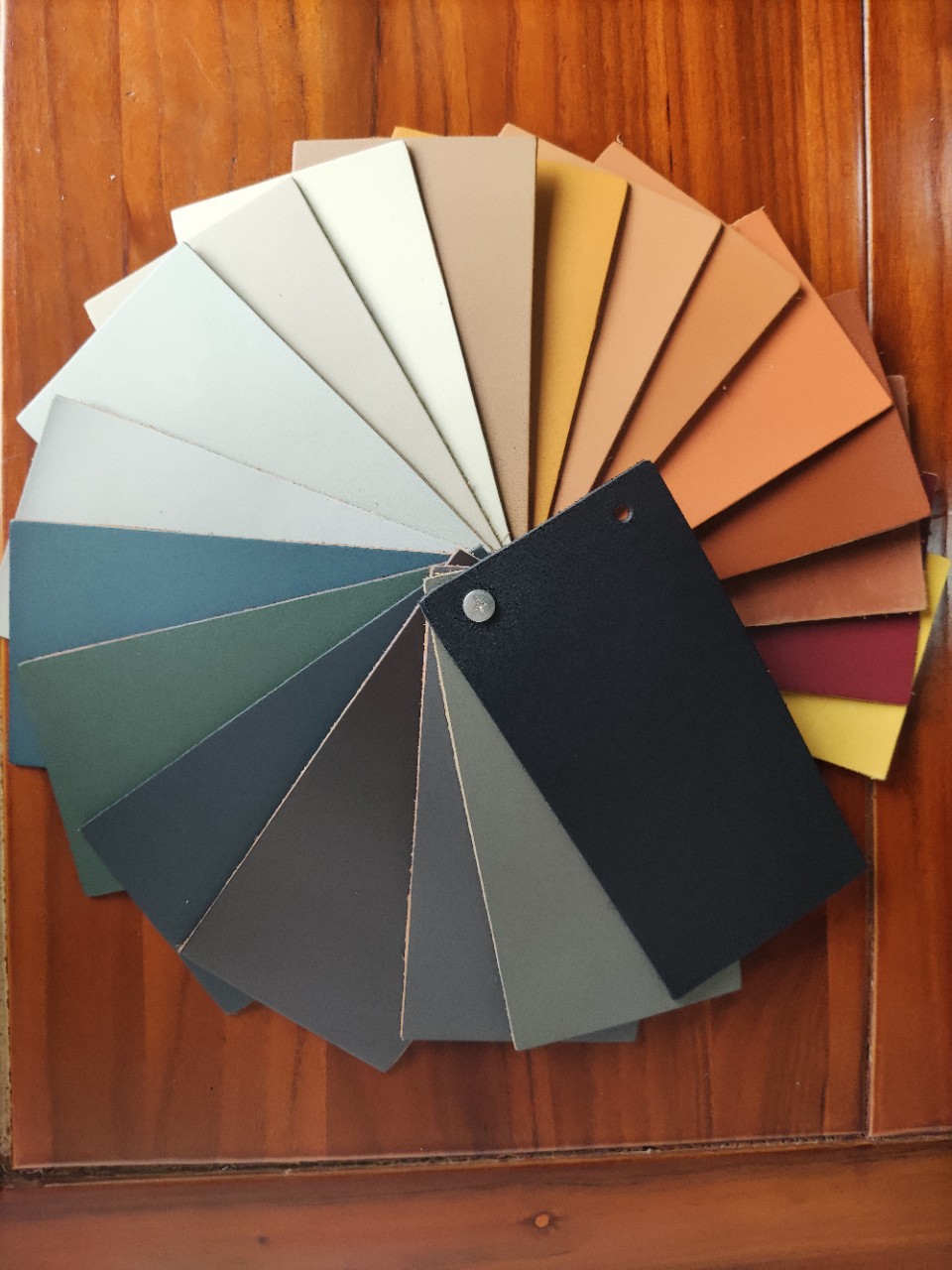 现货头层牛皮马鞍皮1.8mm一张起订家具装饰椅子真皮