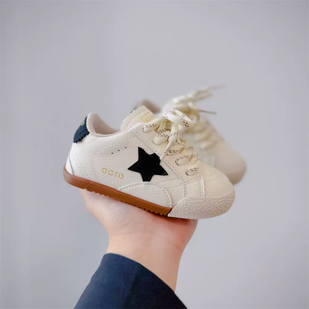 2026年春季新款童鞋男童轻便舒适运动休闲鞋韩版洋气星星女童板鞋