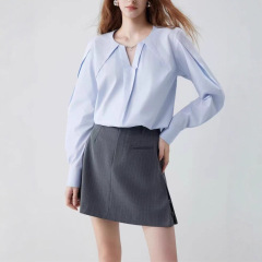 蓝色v领短衬衫女2025秋新款极简通勤风休闲衬衣