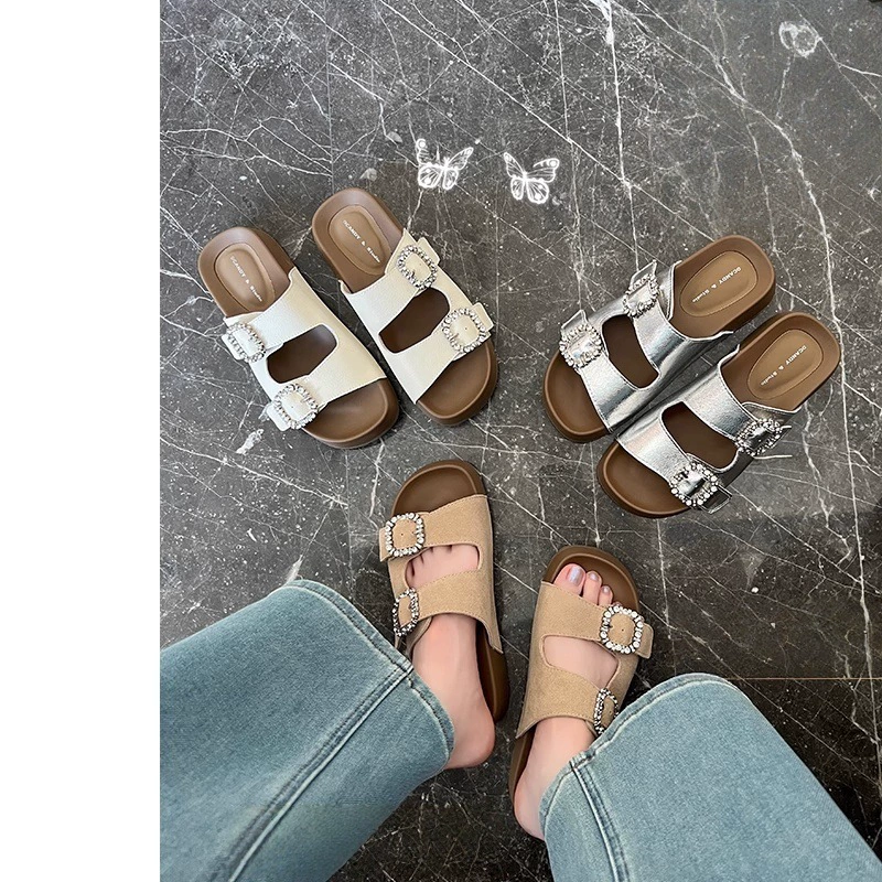 Серебряные тапочки Birkenstock для женской верхней одежды, лето 2025, новые маленькие женские туфли, увеличивающие рост, тапочки на толстой подошве с пряжкой из страз на мягкой подошве
