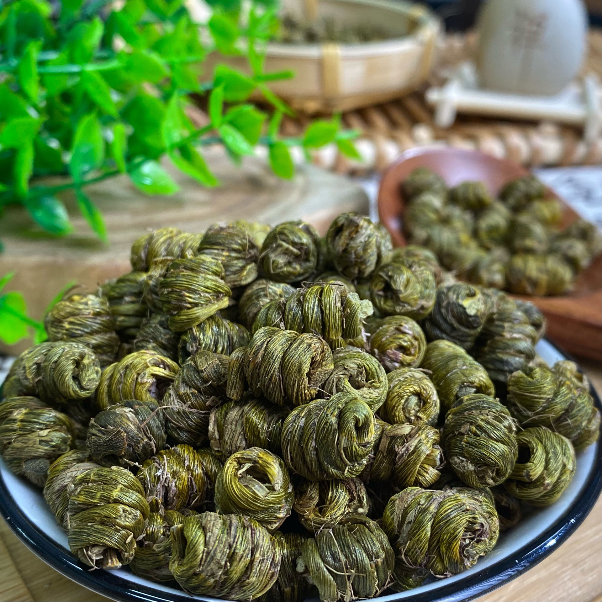 产地大货直供浙江墨绿铁皮石斛批发枫斗虫斛水草紫皮毛兰一件代发-阿里巴巴