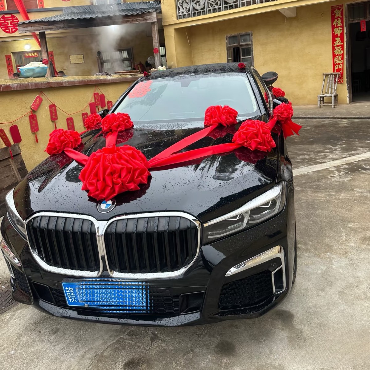 Decoración de coche de boda cabeza de hortensia china gran bola de cártamo para recoger a los familiares, equipo de coche de boda, coche nuevo, coche de entrega, coche de ingeniería