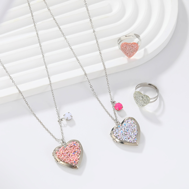 크로스 보더 새로운 아마존 다이아몬드 사랑 목걸이 창조적 인 앨범 상자 펜던트 복숭아 심장 목걸이 반지 세트 도매