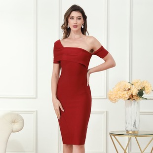 �tɫ�W�����Q�B��ȹ�羳��������ȹŮ�b�ļ����bŮ�OӋ�жY��