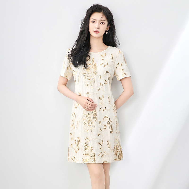 Váy ngắn tay nữ cổ tròn thêu sequin nặng phong cách phương Tây — Màu be