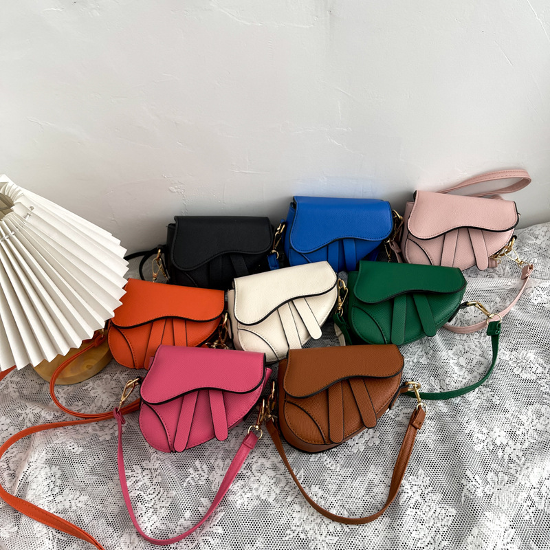 Kleines Nischendesign für Frauen 2024 neuer Sommer minimalistischer Crossbody, einzelne Schulter, Unterarmtasche, modische Textur_voghion.com