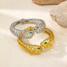 不锈钢手镯欧美镂空线条时尚手镯电镀18k金豹子头开口钛钢手镯