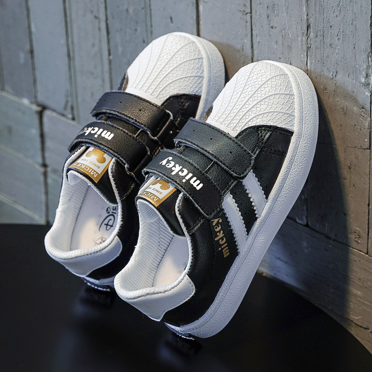 Shell Head per bambini 2023 Primavera/Estate Nuovi ragazzi e ragazze Velcro Suola morbida Piccola tavola sportiva coreana traspirante bianca_voghion.com