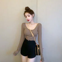 秋季2025新款性感露背长袖t恤女百搭设计感U领纯色上衣辣妹打底衫