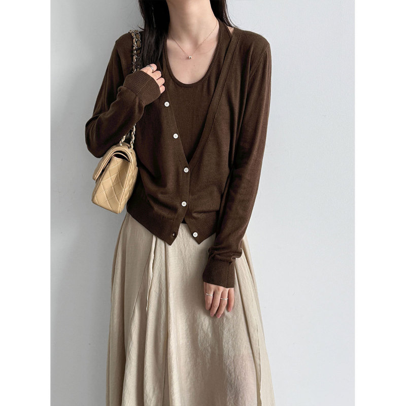 Luxi 2026 Autumn New Versatile Halter Neck V-Neck Faux Two-Piece Women's Knit Sweater Slimming Coat ss1026 Luxi 2026 Autumn New Versatile Halter Neck V-Neck Faux Two-Piece Women's Knit Sweater Slimming Coat ss1026