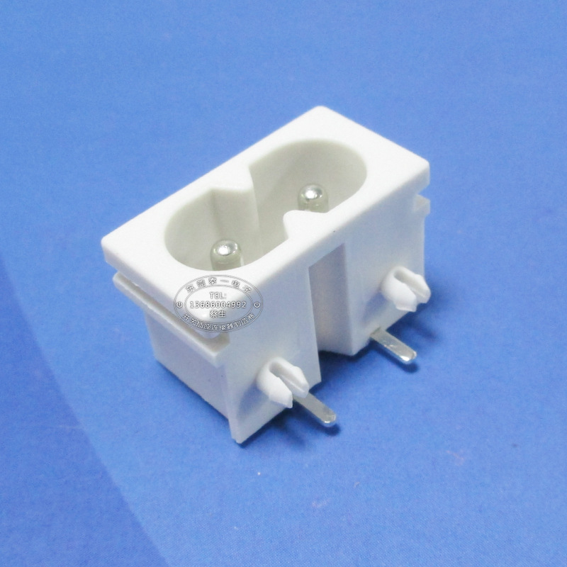 智能灯光适配器C8充电接口22*12*14铜脚铜芯白色尼龙料C8插座LH-8
