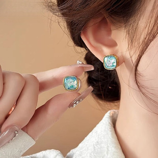 Sugar Pearl Earrings Women's 2025 New Explosive Light Luxury High-end Sense Delicate Earrings Niche Unique Elegant Earrings