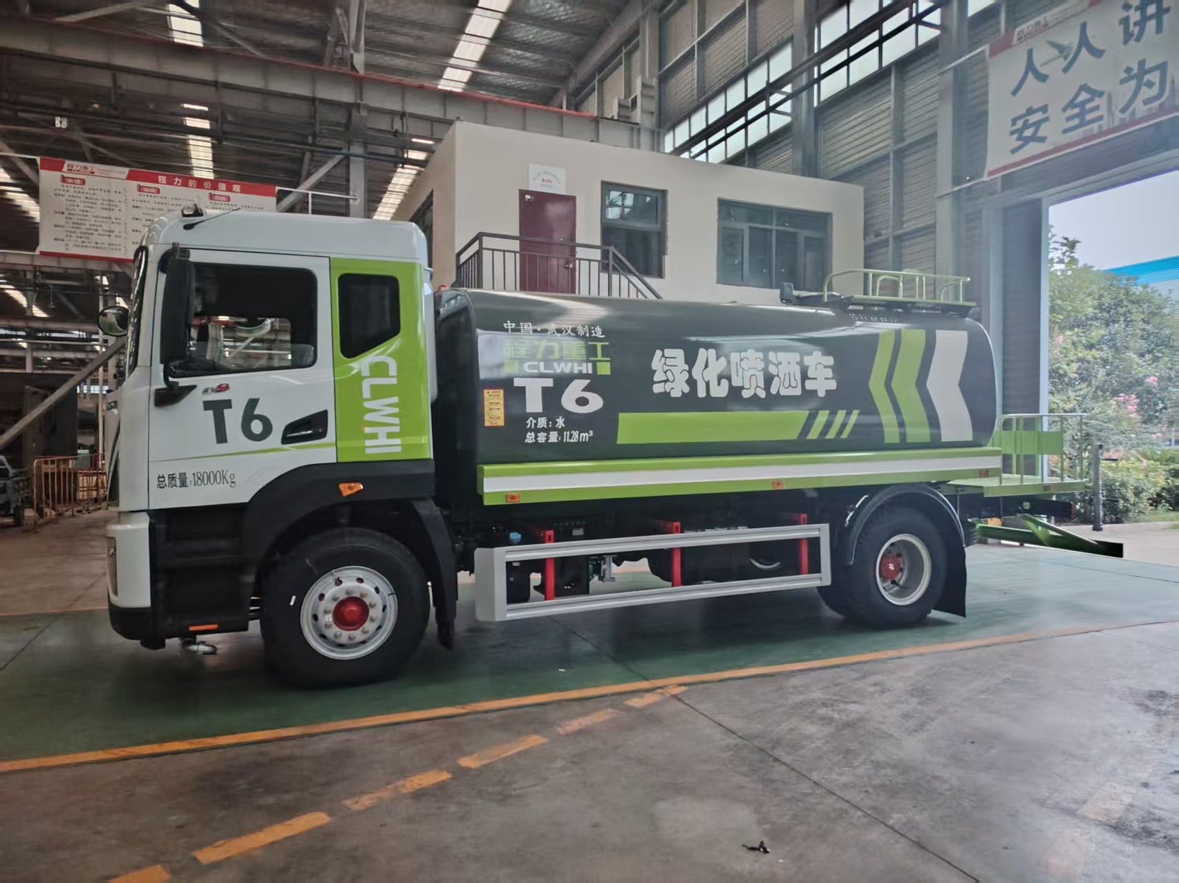 Brand new Dongfeng Dolica D9 Yuchai 170 horsepower sprinkler truck, actual tank volume 13 cubic meters, spray truck
