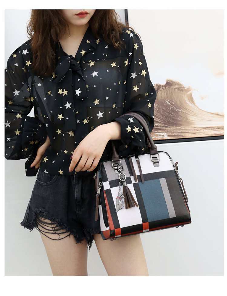 New style four-piece handbag set, European and American handbag, women's trend single-shoulder cross-border wholesale, women's bag consignment, crossbody bag undefined