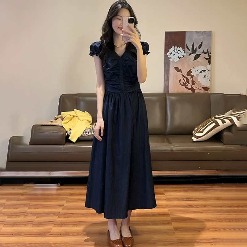 Нежное стильное плиссированное платье с v-образным вырезом и летящими рукавами для женщин, новинка 2025 года, летняя повседневная длинная юбка трапециевидной формы для похудения талии