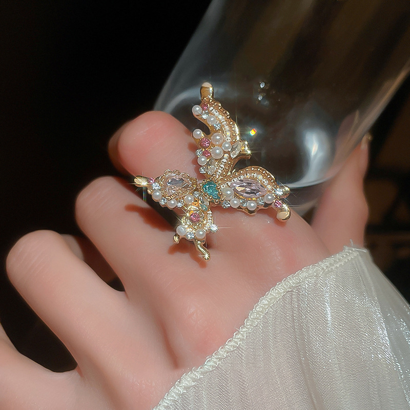 French Palace Style Diamond-Encrusted Pearl Butterfly Ring, Light Luxury, High-End, Exquisite Index Finger Ring, Elegant and Fashionable Hand Jewelry for Women
