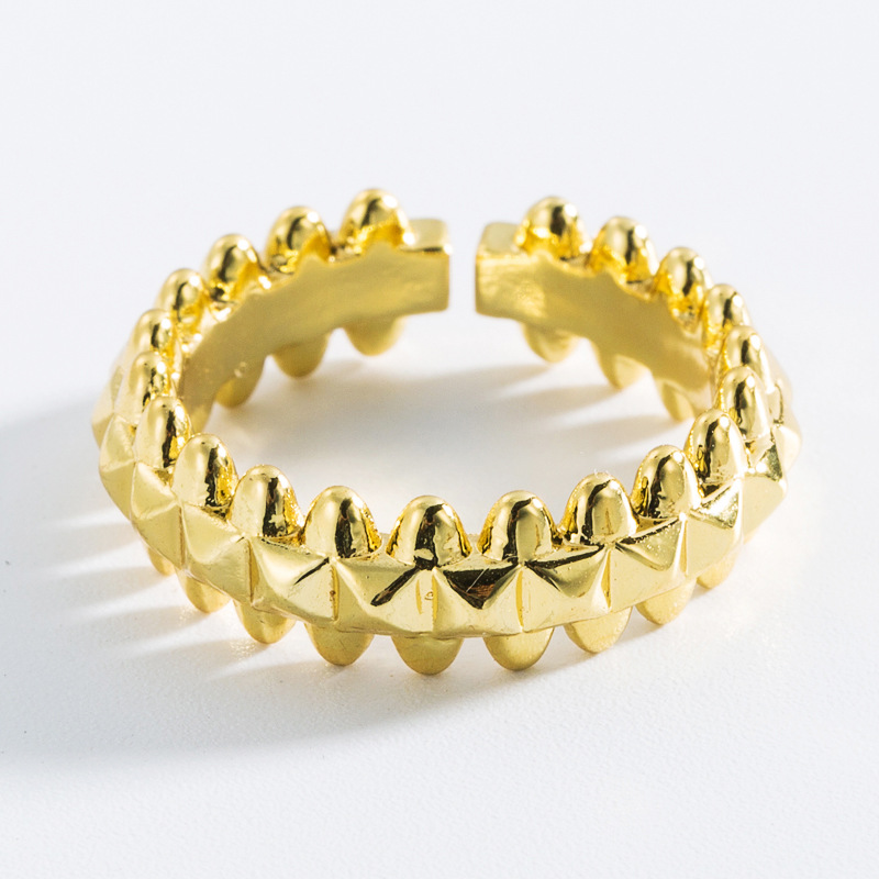 Neue Mode Einfache Persönlichkeit Aus Reinem Kupfer Vergoldeter Geometrischer Ring Nischendesign Geöffneter Ring display picture 4