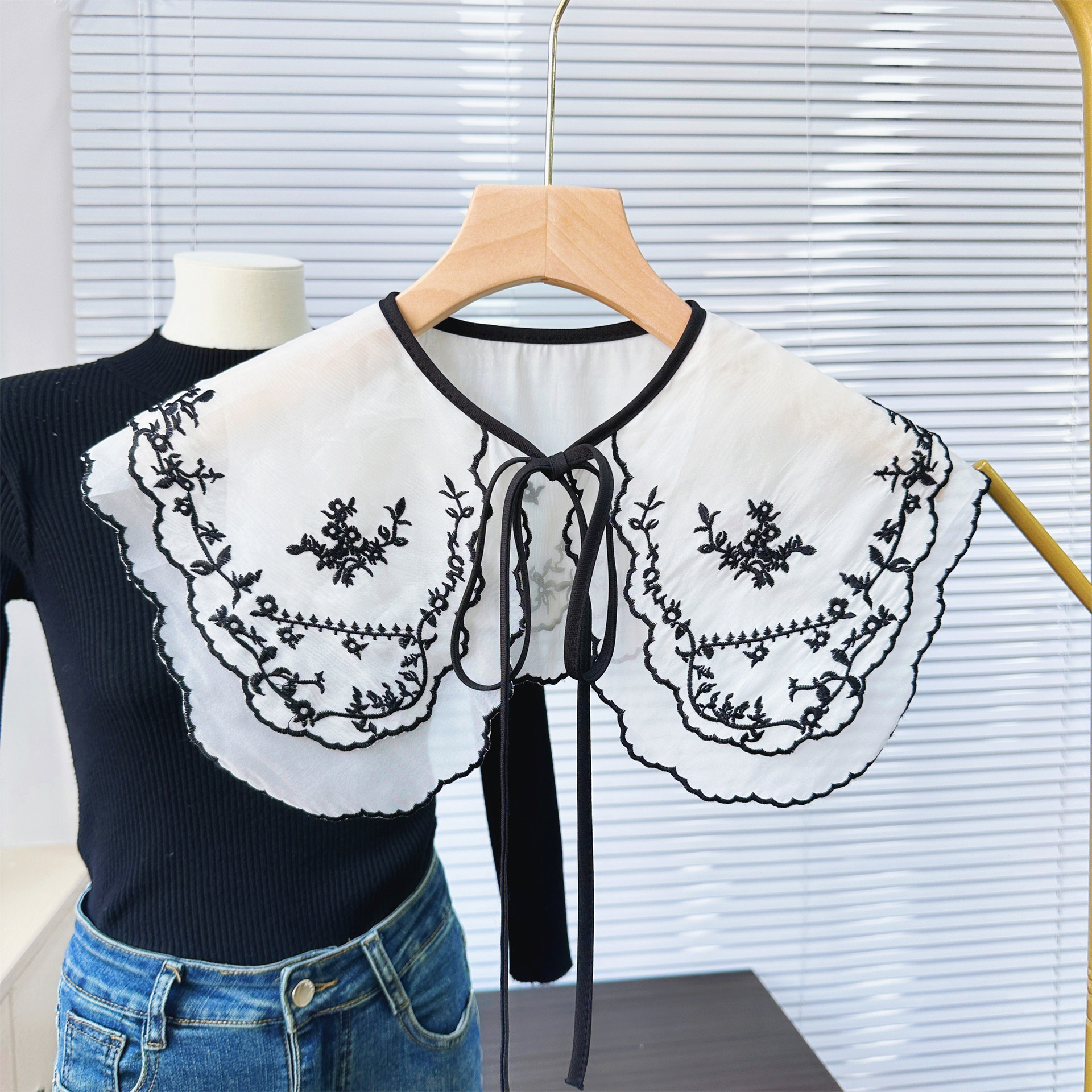 Nuevo estilo japonés fresco blanco encaje collar flor bordado doble capa malla encaje collar falso fábrica al por mayor image 5