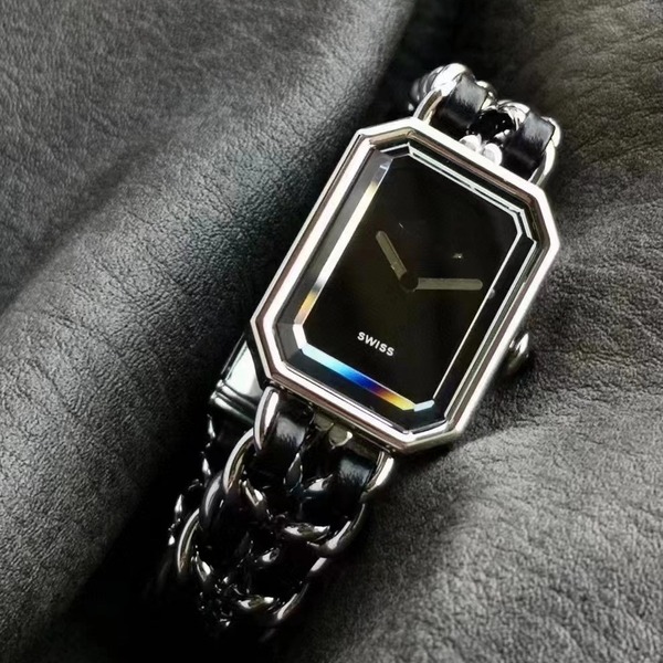 Classic square retro woven quartz watch