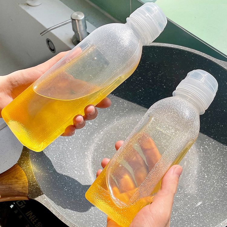 プラスチック調味料の叫び油瓶は油をかけないで量をコントロールします。|undefined
