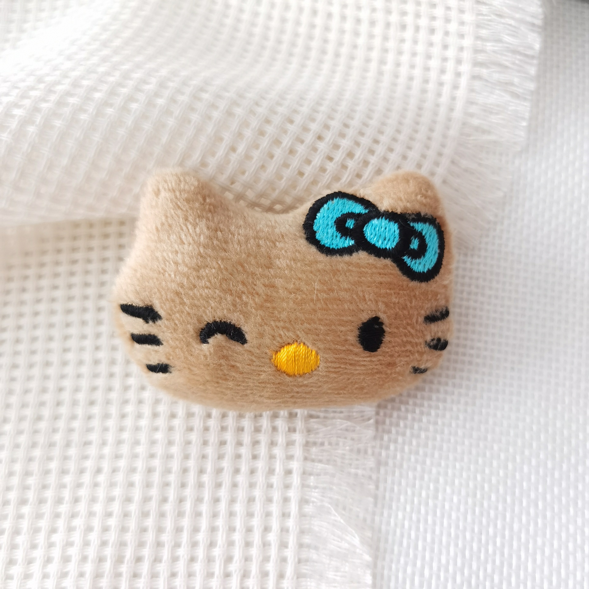 갈색 고양이 파란색 활