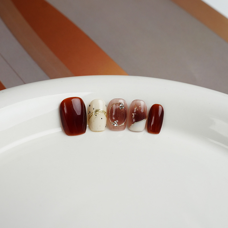 Hand-Wearing Armor wine red Hand-painted Halo-dyed Broken Diamond Gentle Advanced Wearable Manicure Finished Nail Stickers Short