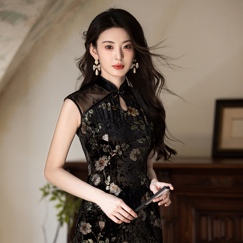 2025秋季新款旗袍钻石绒无袖气质优雅无袖旗袍镂空肩新中式女旗袍