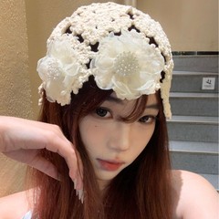 夏の薄いフックの花の透かし彫りの帽子レースの花のニットの包頭帽子の女性の復古の文芸は顔の小さい頭の帽子を現します。