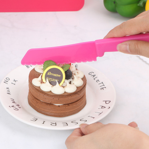 Wholesale Children's Plastic Fruit Knife Birthday Cake Server Cheese Dessert Bread Knife Peeler Toy Knife Set