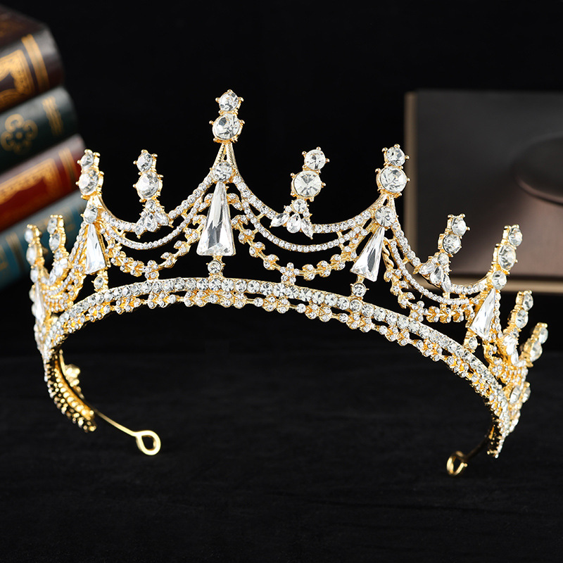 1 Piece Quantity Anniversary, Wedding, Birthday Occasion Alloy Material Crown Pattern Elegant Women's Crown Alloy Diamond Crown