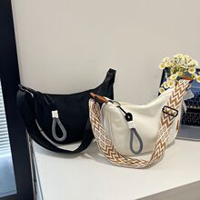 单肩斜挎包包女布包夏季尼龙休闲饺子包小众通勤包单肩百搭新款厂