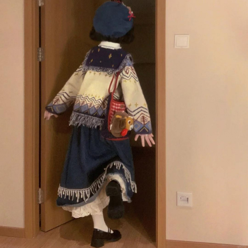 レトロで高級感のある雰囲気のフレンチレイジーセータージャケットのセットで、少し太った早春の服装にぴったりです。|undefined