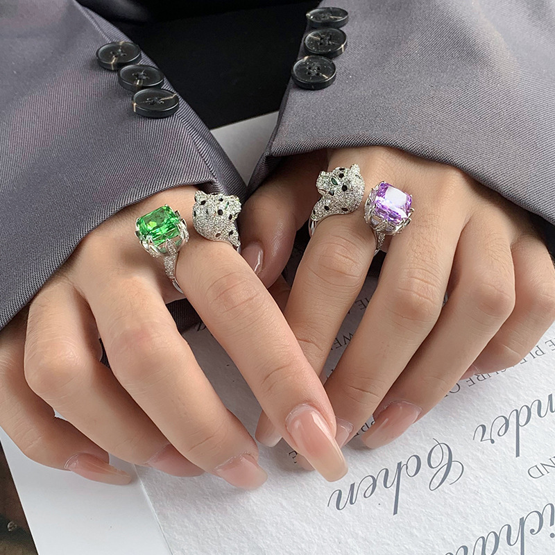 Nueva joyería Zhuang Shengsheng, fondo de cobre, simulación chapada en oro, diamante de alto carbono, diamante completo, anillo de temperamento de leopardo con incrustaciones de lujo 10*12