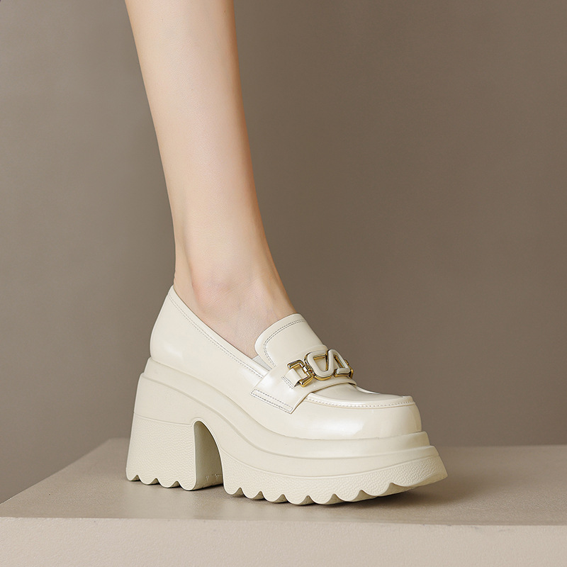 Giày loafer nữ đế xuồng cao gót mũi tròn kim loại – phong cách tăng chiều cao — Đen bóng, Be bóng