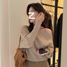 ����ɫ�Ļ�������һ�ּ�¶����֯��Ů�＾�߼������ë���ڴ�����