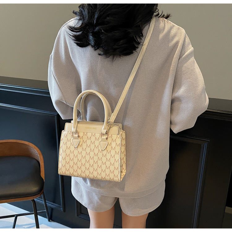 510g Weight Zipper Closure Type Single Shoulder Strap Strap Type Shoulder Bag Bags Type Casual Occasion Pu Leather Material Letter Pattern All Seasons Season Women's Gender Streetwear Style Square Shape Small Size Women's Small Pu Leather Letter Streetwear Square Zipper Shoulder Bag 8