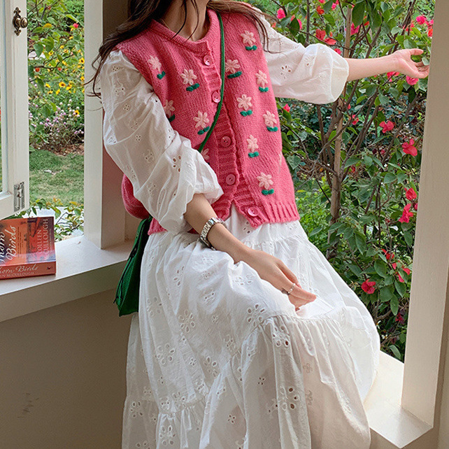 24 invierno Puyuan chaleco de Año Nuevo blanco vestido hueco suéter de punto chaleco de moda explosión image 3