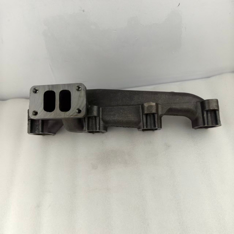 3912600 is suitable for Cummins 4BTA3.9 engine accessories exhaust manifold