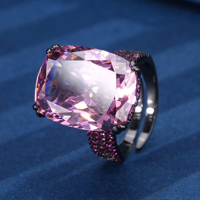 Otoño e invierno nuevo estilo Zhuang Shengsheng joyería fondo de cobre chapado en oro simulación de moda anillo de corindón rojo piedra principal femenina 15*20