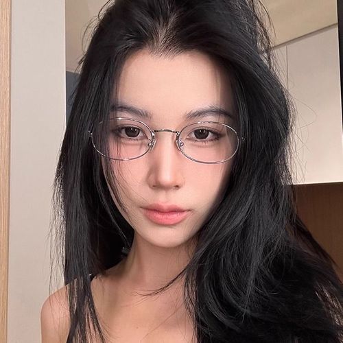 Trendy, Chic, Ultra-Lightweight Oval Gold-Plated Eyeglass Frames with Minimalist Design—Perfect for Myopia & Blue-Light Protection