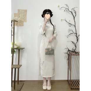 Elegant Improved Cheongsam for Young Girls, New High-End Style, 2025 Spring and Autumn, Three-Quarter Sleeve, Retro Slim Fit, High-End Feel