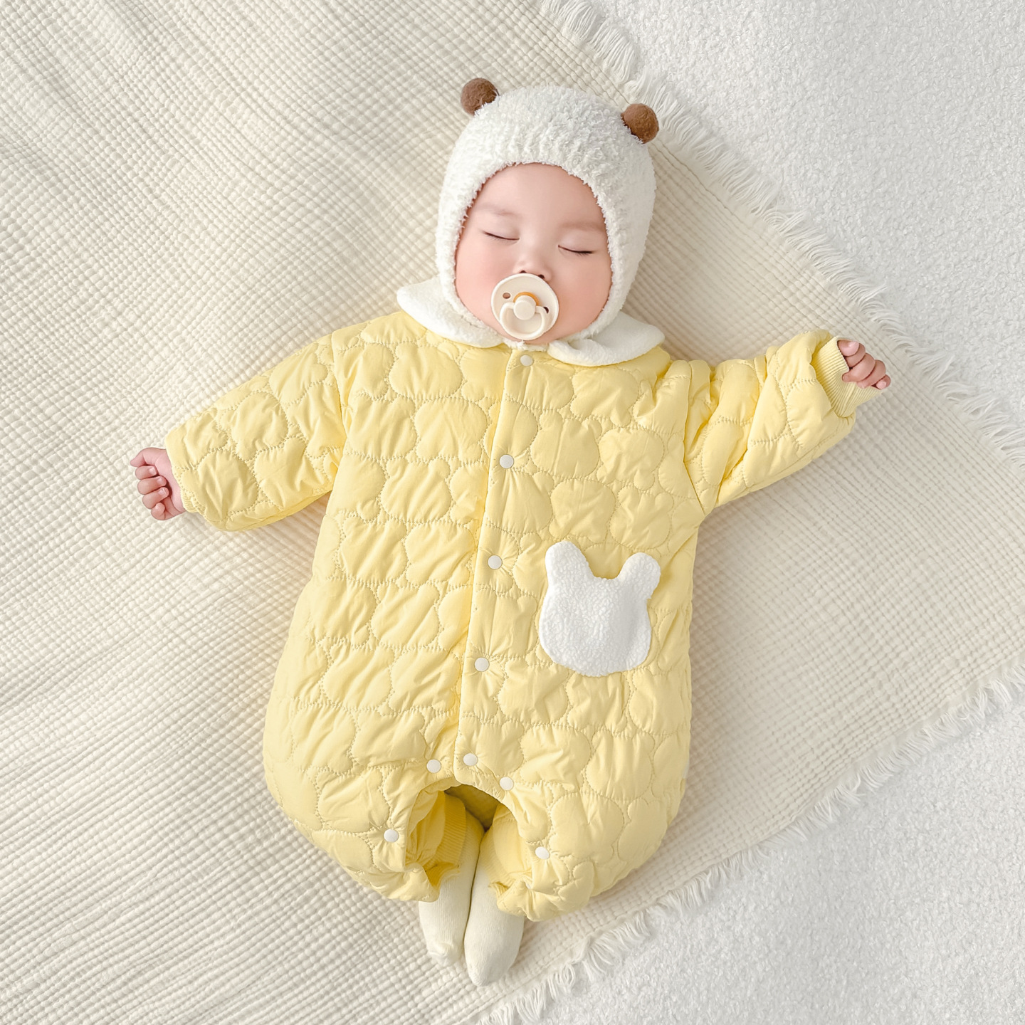 Uniforme de bebé primavera, otoño, invierno, ropa de invierno para niños pequeños, algodón de polietileno, ropa de invierno para niños y niñas.