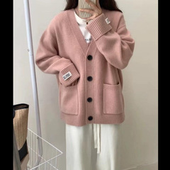 秋冬新款毛衣女韩版宽松高级感V领卷边袖贴标软糯慵懒针织外套女