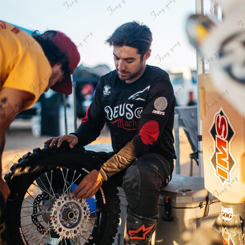 어두운 검정색↴↴↴