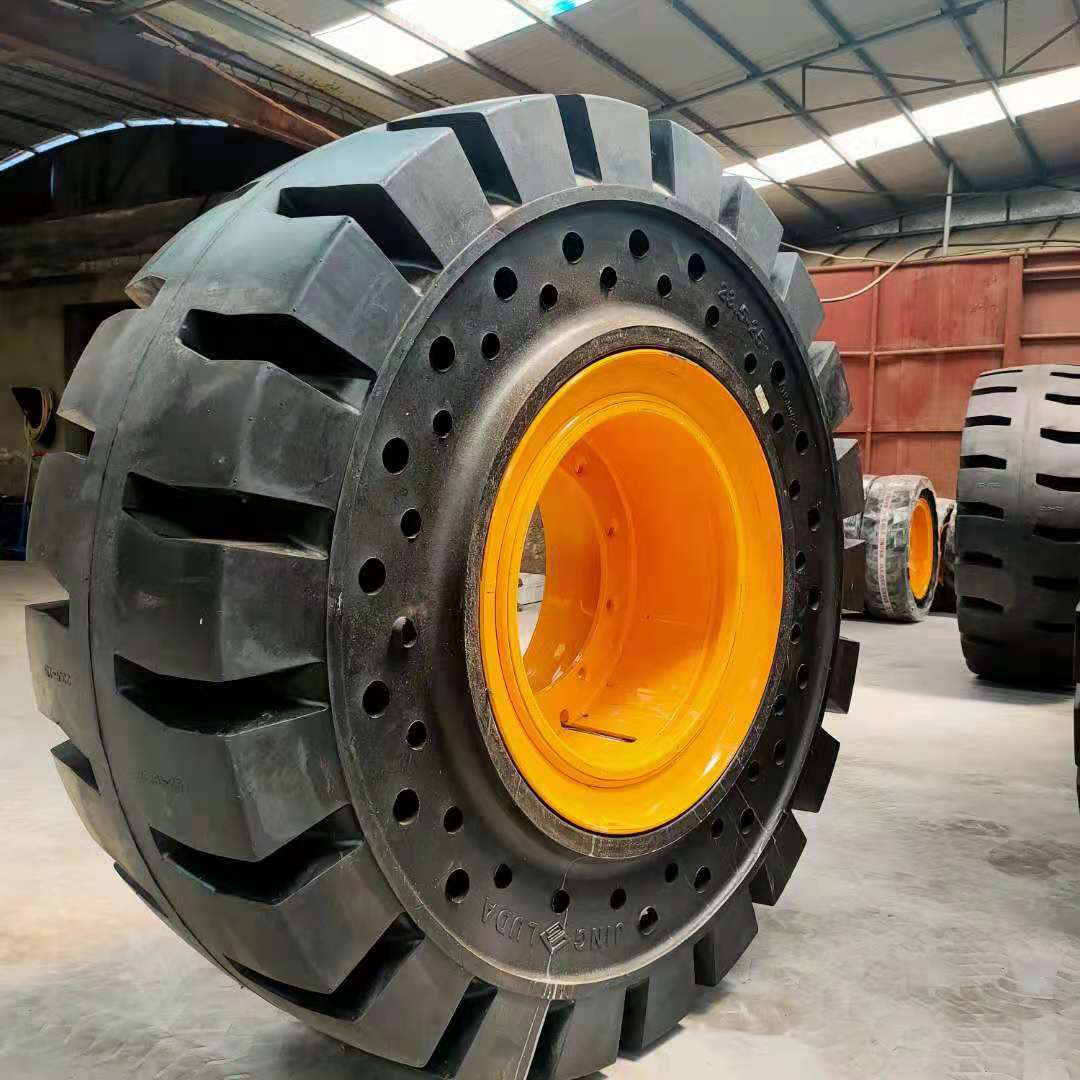 现货供应17.5-25实心轮胎 铲运机30装载机轮胎23.5--25实心