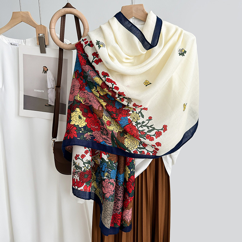 Otoño y invierno elegantes bufandas de impresión floral de algodón coreana para mujeres de viaje de moda moda con un chal